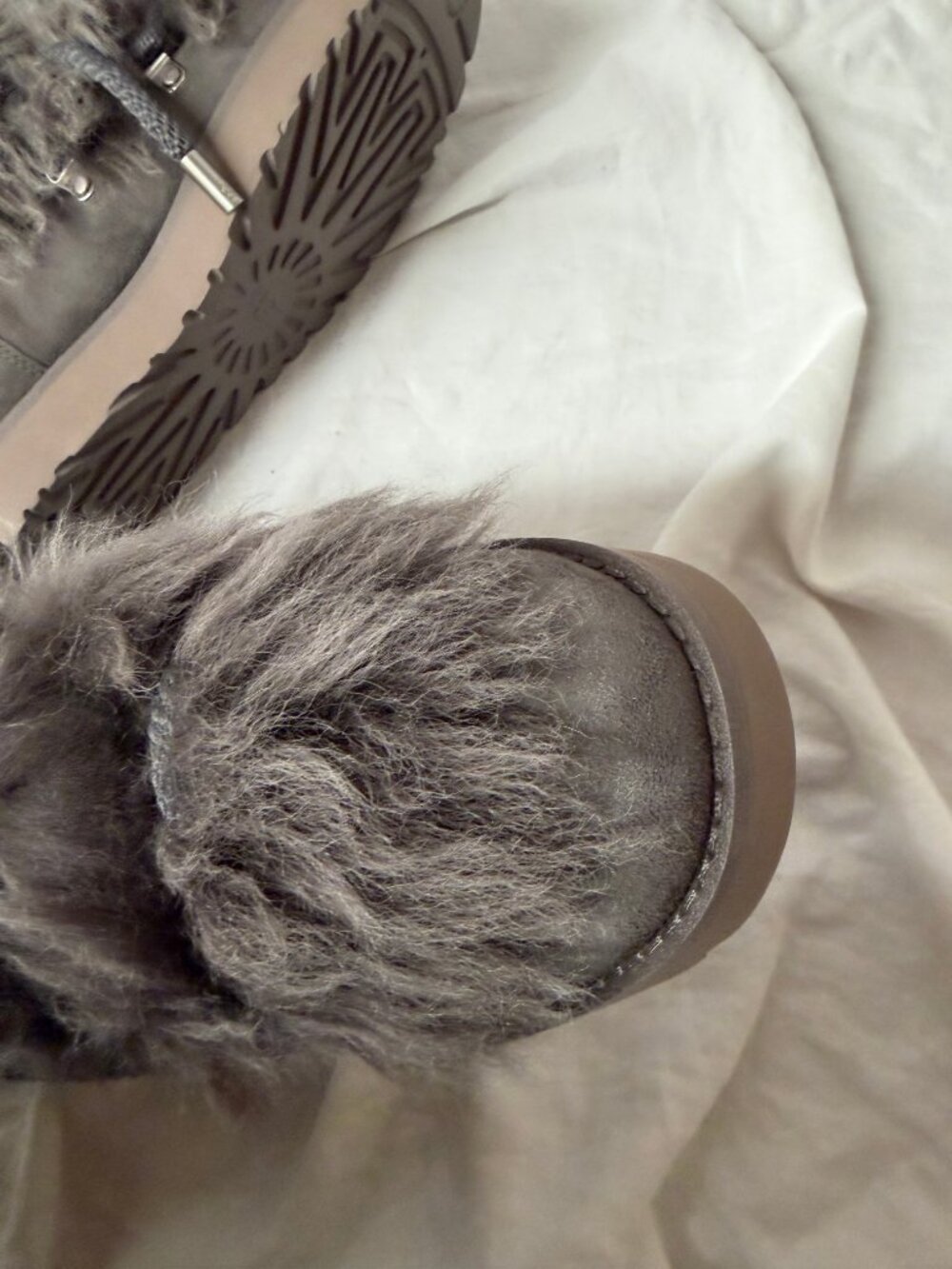 UGG Classic Posh Mini boots in Thunder Cloud (NWOT) 9 - Picture 6 of 8